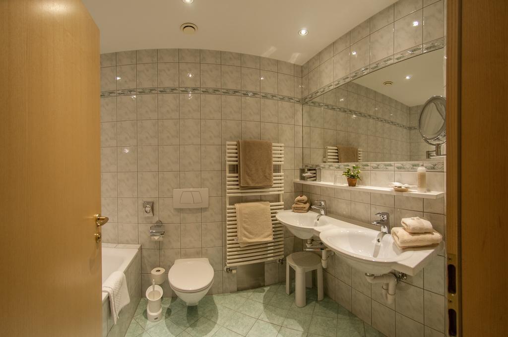Pension Alwin Lech am Arlberg Zimmer foto