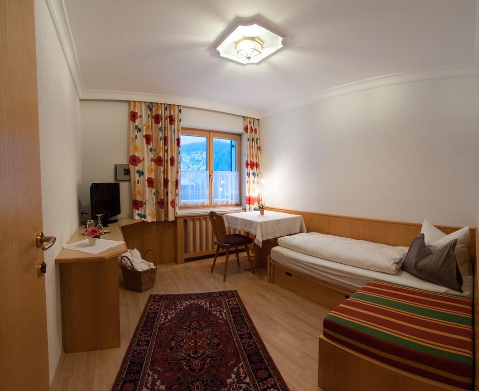 Pension Alwin Lech am Arlberg Zimmer foto