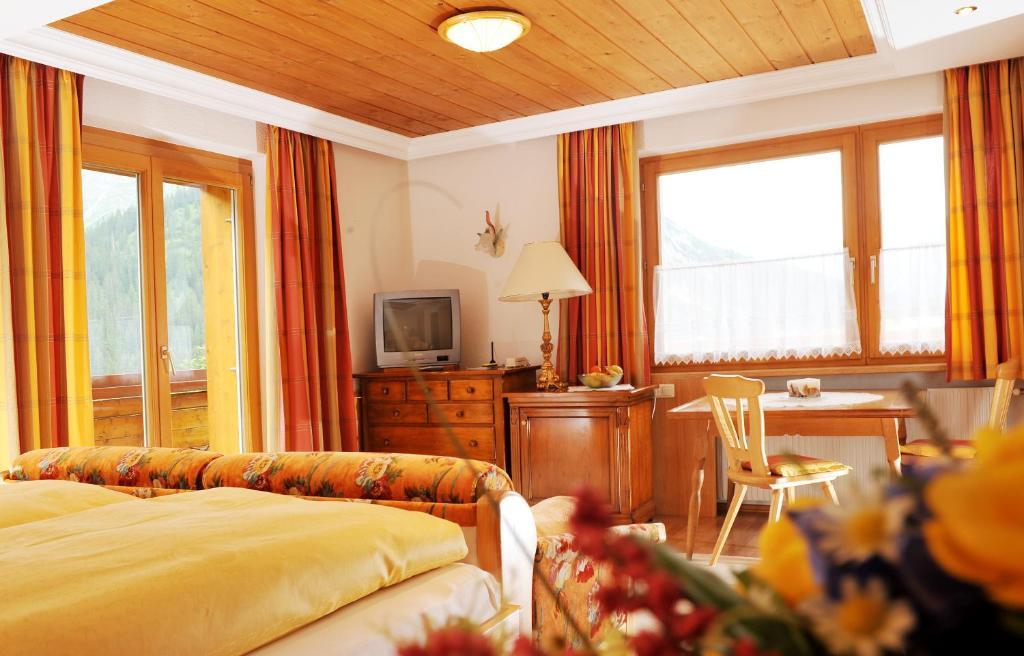 Pension Alwin Lech am Arlberg Zimmer foto